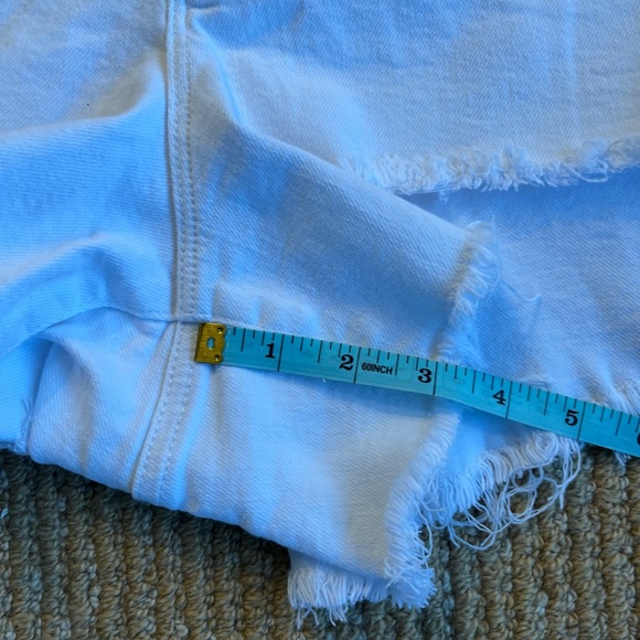 Good American Bombshell Short color White Frey Hem 038 Size 16 NWT - Picture 14 of 16